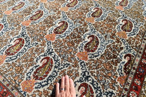 FINE OLD QUM CARPET - ADDITIONAL PHOTO 1