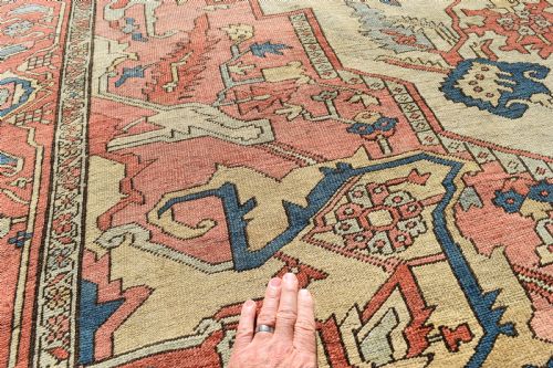AN EXCEPTIONAL ANTIQUE SERAPI CARPET 345X290CM - ADDITIONAL PHOTO 3