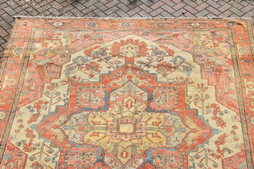 AN EXCEPTIONAL ANTIQUE SERAPI CARPET 345X290CM - ADDITIONAL PHOTO 7