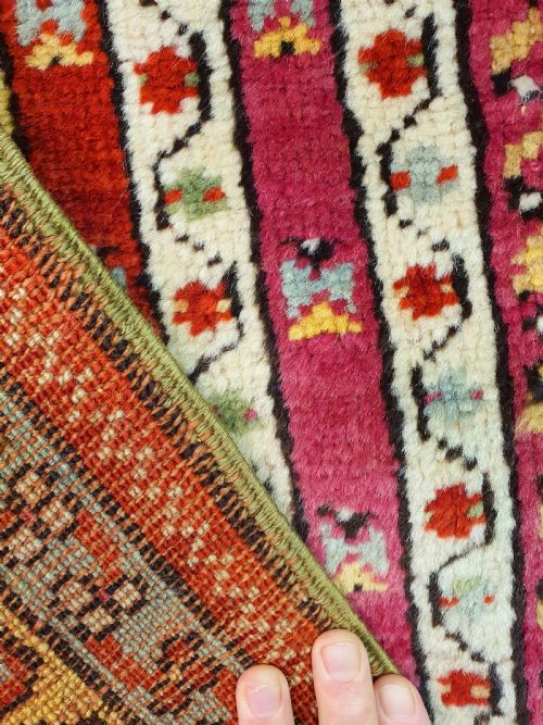 AN ANTIQUE ANATOLIAN KIRSHEHIR RUG 176X123 CM - ADDITIONAL PHOTO 1