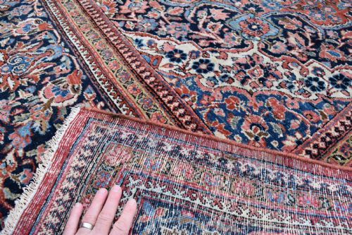 AN ANTIQUE HAROON KASHAN 338X256 CM - ADDITIONAL PHOTO 1