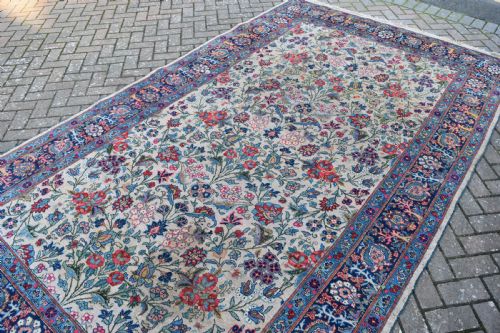 AN OLD TABRIZ ROOMSIZE CARPET 340X201 CM - ADDITIONAL PHOTO 3