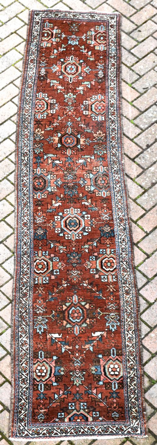 AN ANTIQUE GORRAVAN NARROW RUNNER 278X63CM - ADDITIONAL PHOTO 2