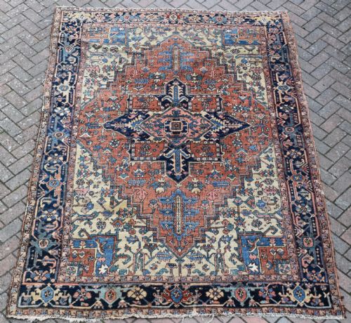 an antique small room size heriz carpet 283x203cm - CATEGORY: ANTIQUE RUGS - DATED 1900