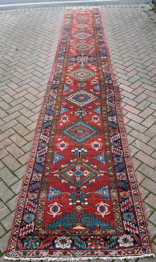 A GOOD ANTIQUE HERIZ LONG NARROW RUNNER 530X89 CM - ADDITIONAL PHOTO 1