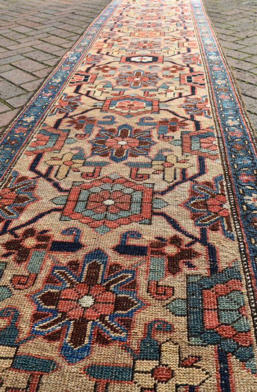 AN ANTIQUE NORTHWEST PERSIAN VERY NARROW HALL RUNNER 369X68 CM - ADDITIONAL PHOTO 7