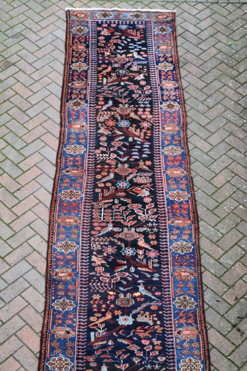AN UNUSUAL BAKHTIARI RUNNER 465X100CM - ADDITIONAL PHOTO 2