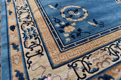AN OLD CHINESE SMALL ROOMSIZE CARPET 285X128CM - ADDITIONAL PHOTO 1