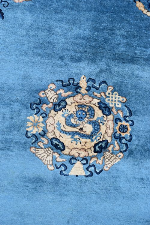 AN OLD CHINESE SMALL ROOMSIZE CARPET 285X128CM - ADDITIONAL PHOTO 2