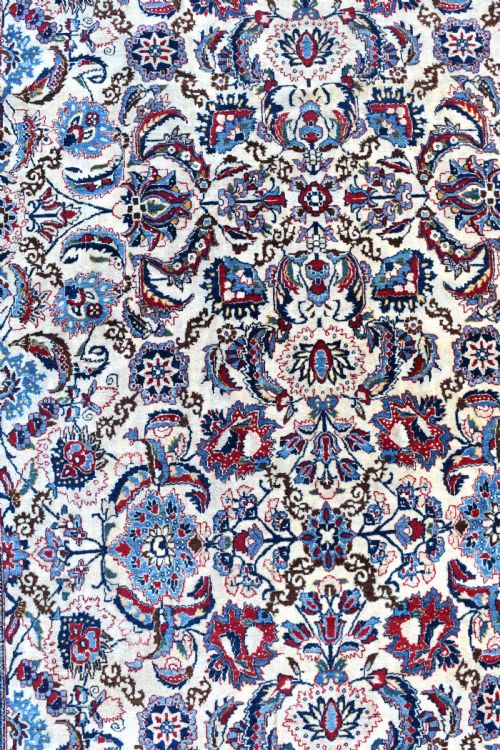 AN EXCEPTIONALLY FINE ANTIQUE ISFAHAN CARPET 278X190CM - ADDITIONAL PHOTO 2