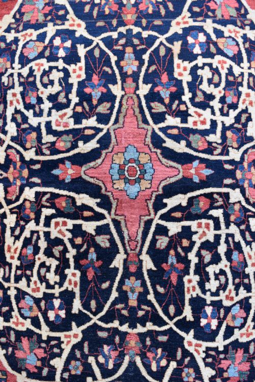 AN EXCEPTIONAL ANTIQUE FERAHAN CARPET 399X264CM - ADDITIONAL PHOTO 2