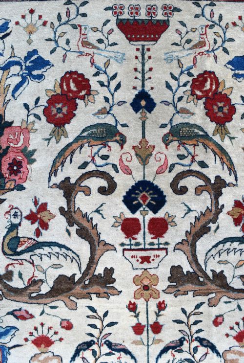 AN EXCEPTIONAL QUM CARPET 326X238CM - ADDITIONAL PHOTO 2