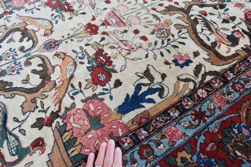 AN EXCEPTIONAL QUM CARPET 326X238CM - ADDITIONAL PHOTO 3