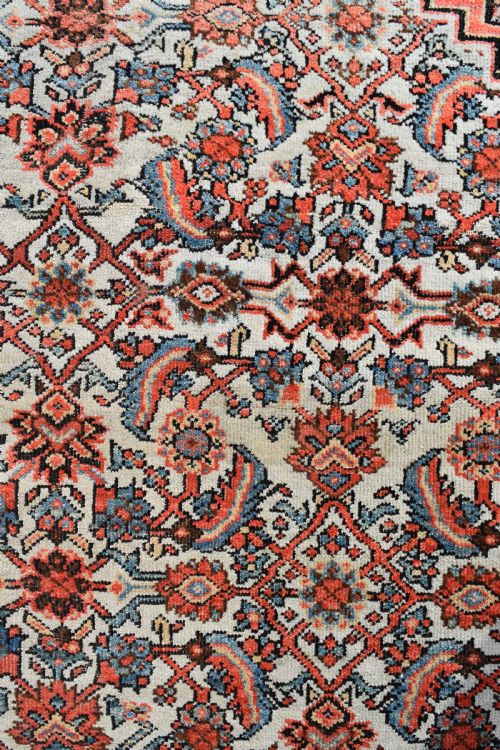 A VERY LARGE ANTIQUE FERAHAN CARPET 646X379CM - ADDITIONAL PHOTO 2