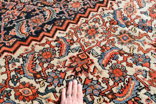 A VERY LARGE ANTIQUE FERAHAN CARPET 646X379CM - ADDITIONAL PHOTO 6
