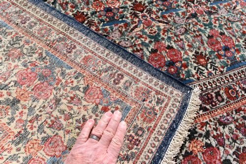 A VERY FINE PART SILK ANTIQUE TEHRAN CARPET 315X218 CM - ADDITIONAL PHOTO 3