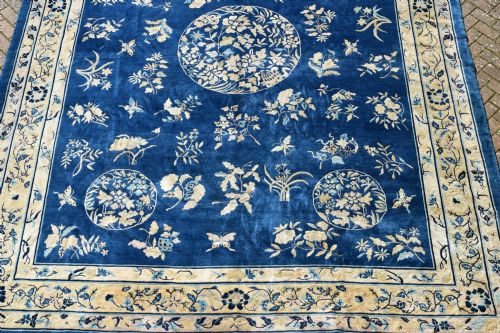 A GOOD ANTIQUE PEKING ROOMSIZE CARPET 449X349 CM - ADDITIONAL PHOTO 7