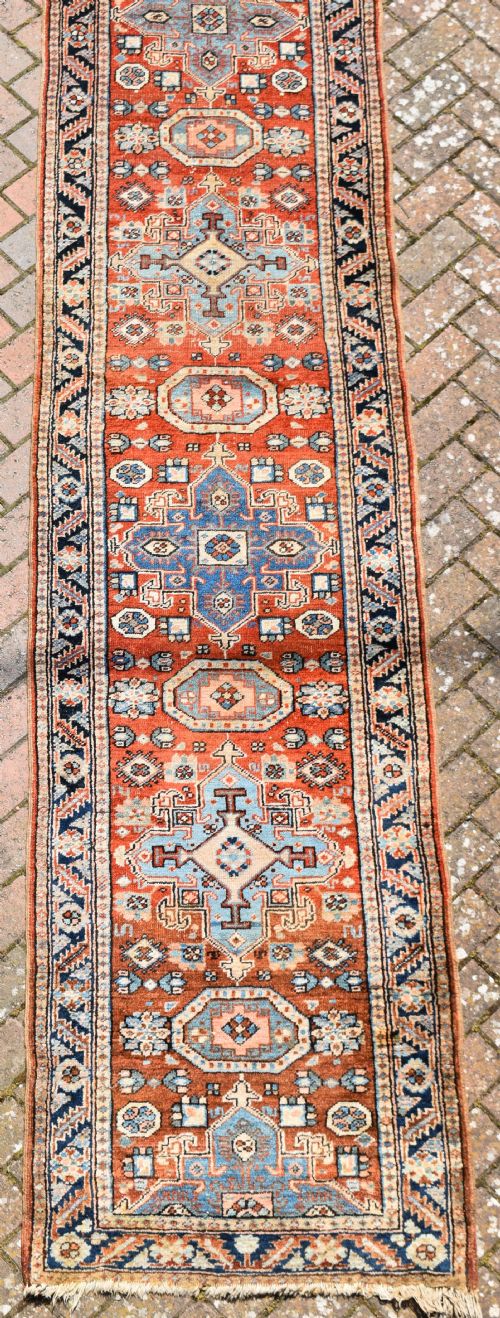 AN ANTIQUE HERIZ RUNNER OF LONG NARROW PROPORTIONS 530X80 CM - ADDITIONAL PHOTO 4
