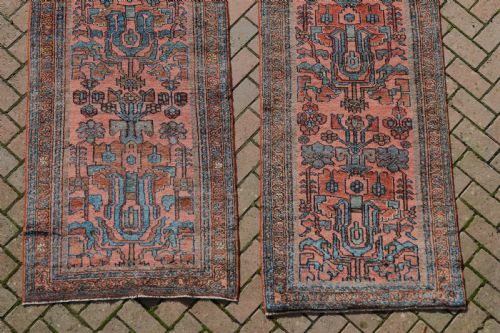 A PAIR OF ANTIQUE HAMADAN NARROW RUNNERS 1022 CM X 84 CM - ADDITIONAL PHOTO 1