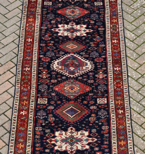 AN EARLY KARADAGH LONG RUG 385X115CM - ADDITIONAL PHOTO 4
