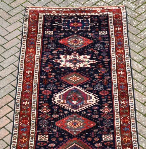 AN EARLY KARADAGH LONG RUG 385X115CM - ADDITIONAL PHOTO 5