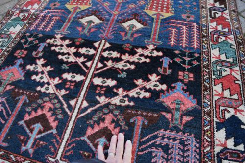 A BEAUTIFUL ANTIQUE BAKHTIARI RUNNER 390X108CM - ADDITIONAL PHOTO 2
