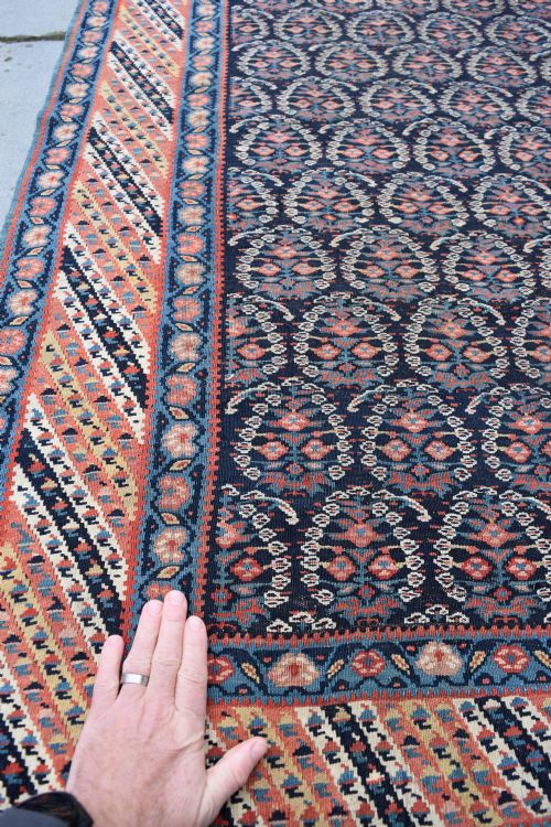 A GOOD ANTIQUE SENNEH KURD KILIM 176X146CM - ADDITIONAL PHOTO 4