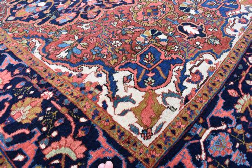 AN ANTIQUE HERIZ RUG 199X152CM - ADDITIONAL PHOTO 4