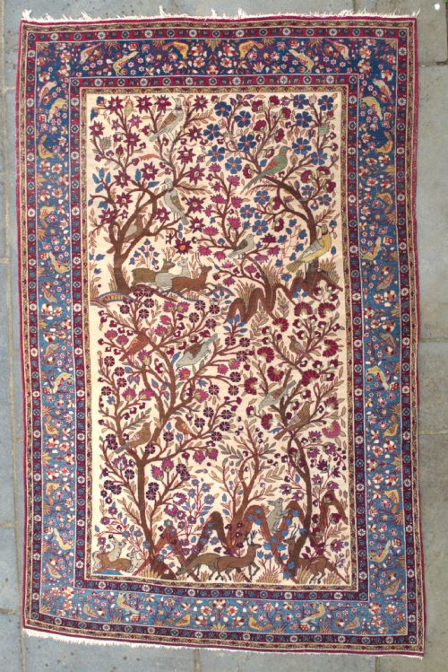 a fine kirman rug 214x135cm - CATEGORY: ANTIQUE RUGS - DATED 1900