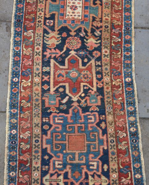 AN ANTIQUE GORRAVAN NARROW RUNNER 268X77 CM - ADDITIONAL PHOTO 1
