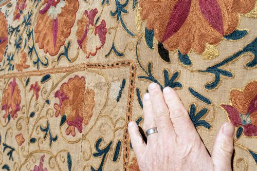 ANTIQUE BOKHARA SUZANI 180X123 CM - ADDITIONAL PHOTO 2