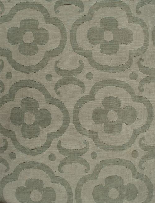 AN ANTIQUE AUBUSSON CARPET 329X232CM - ADDITIONAL PHOTO 2