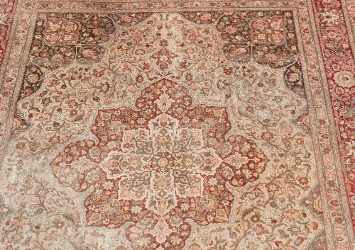 A LARGE TABRIZ COUNTRY HOUSE CARPET 445 X359 CM - ADDITIONAL PHOTO 3