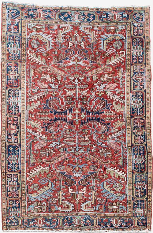 An Antique Heriz Carpet 314x224cm