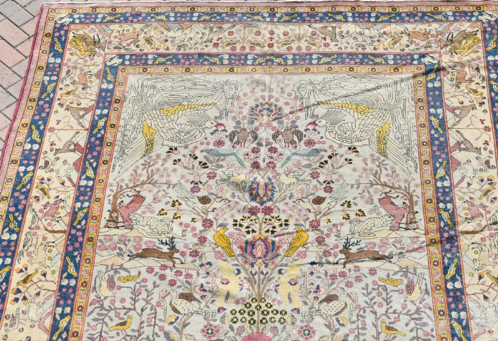 Antique Persian Tehran carpet of unusual design View IV