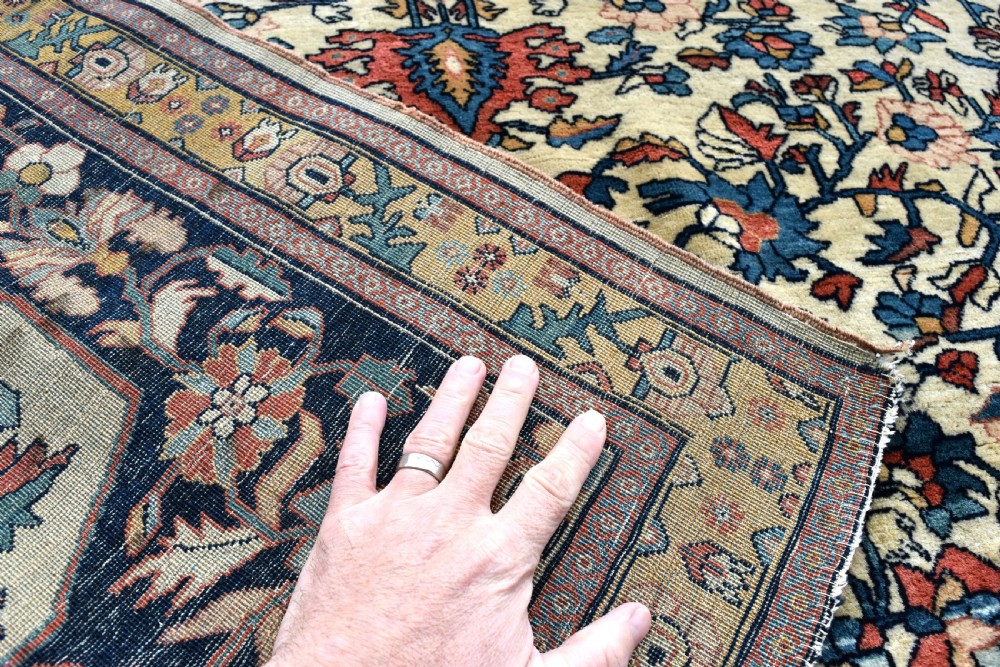 Very Fine antique Persian Sarouk Ferahan rug View II