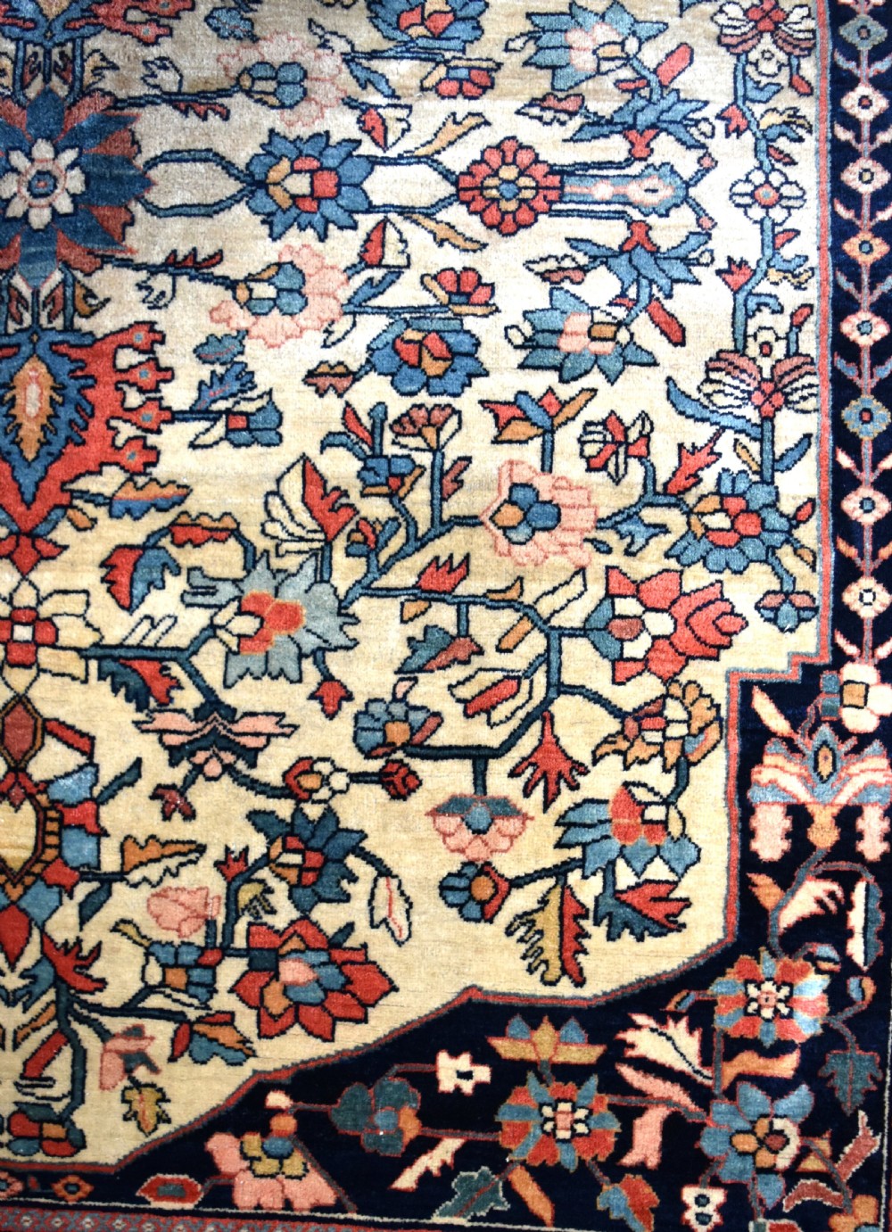 Very Fine antique Persian Sarouk Ferahan rug View IV