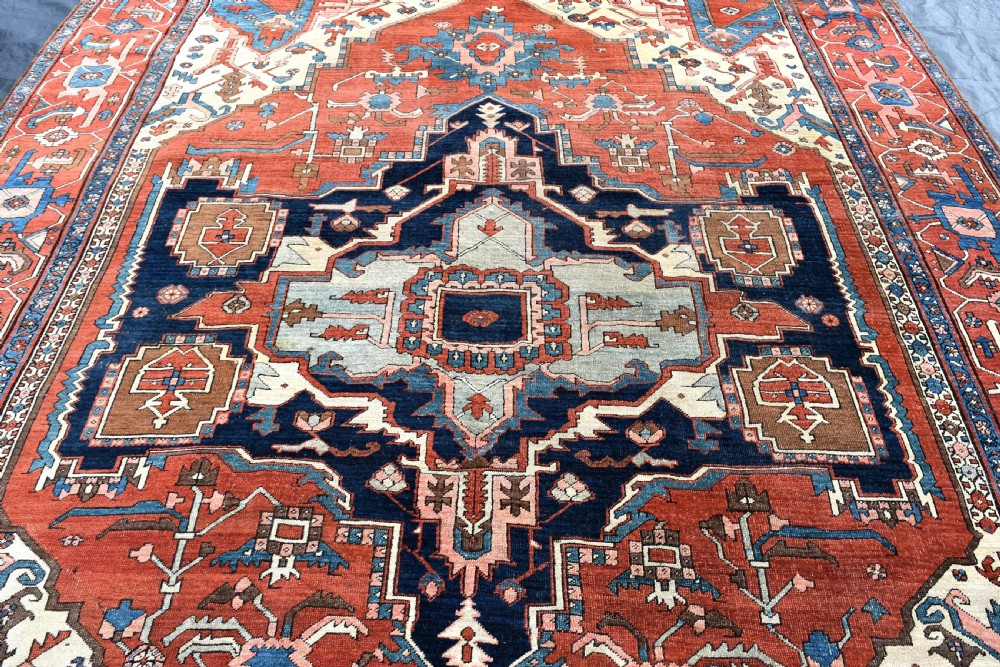 Antique Persian Serapi carpet 376x267 View III