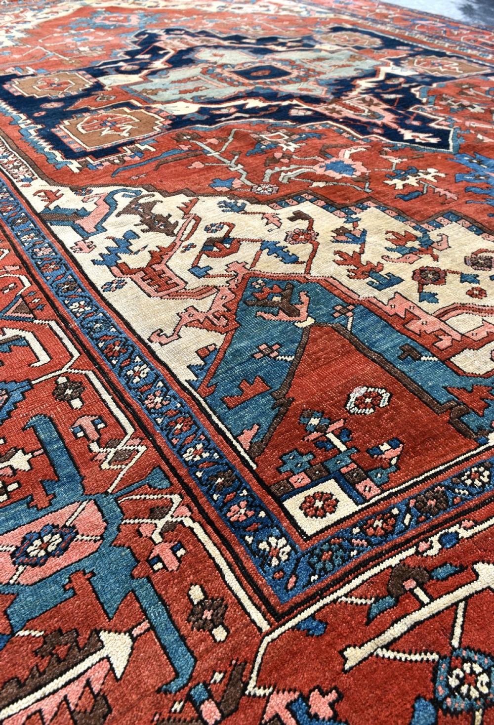 Antique Persian Serapi carpet 376x267 View V