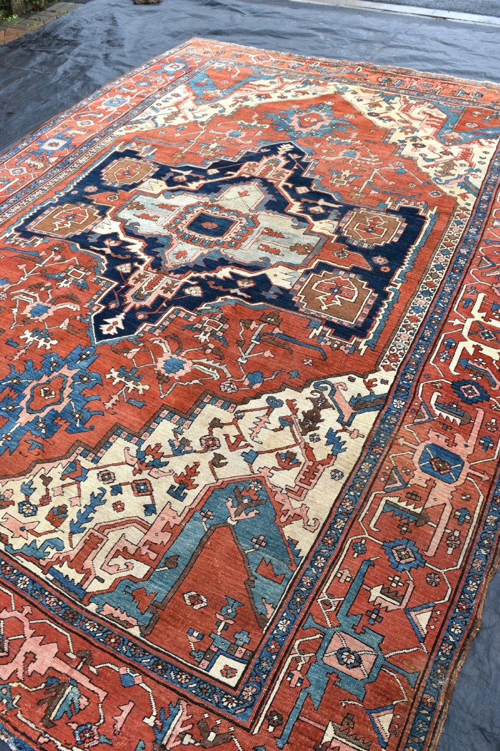 Antique Persian Serapi carpet 376x267 View VII