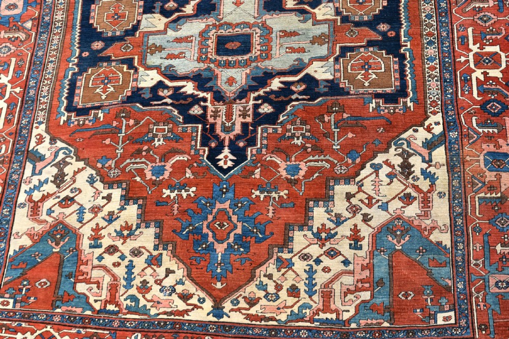 Antique Persian Serapi carpet 376x267 View XIII