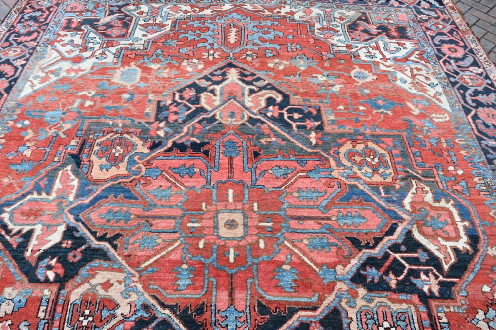 A Good antique Persian Heriz/Karaja carpet 383x296cm View III