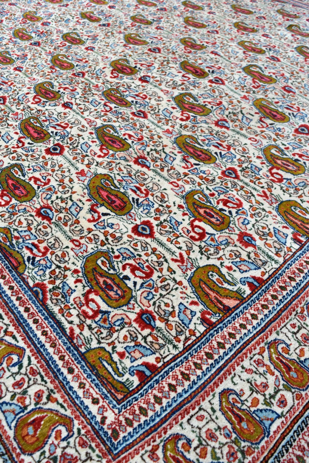 Old Persian Qum carpet 297x213cm View IV