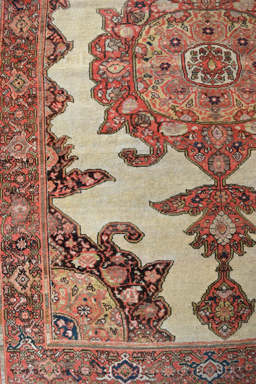 Fine antique Malayor rug 202x139cm
