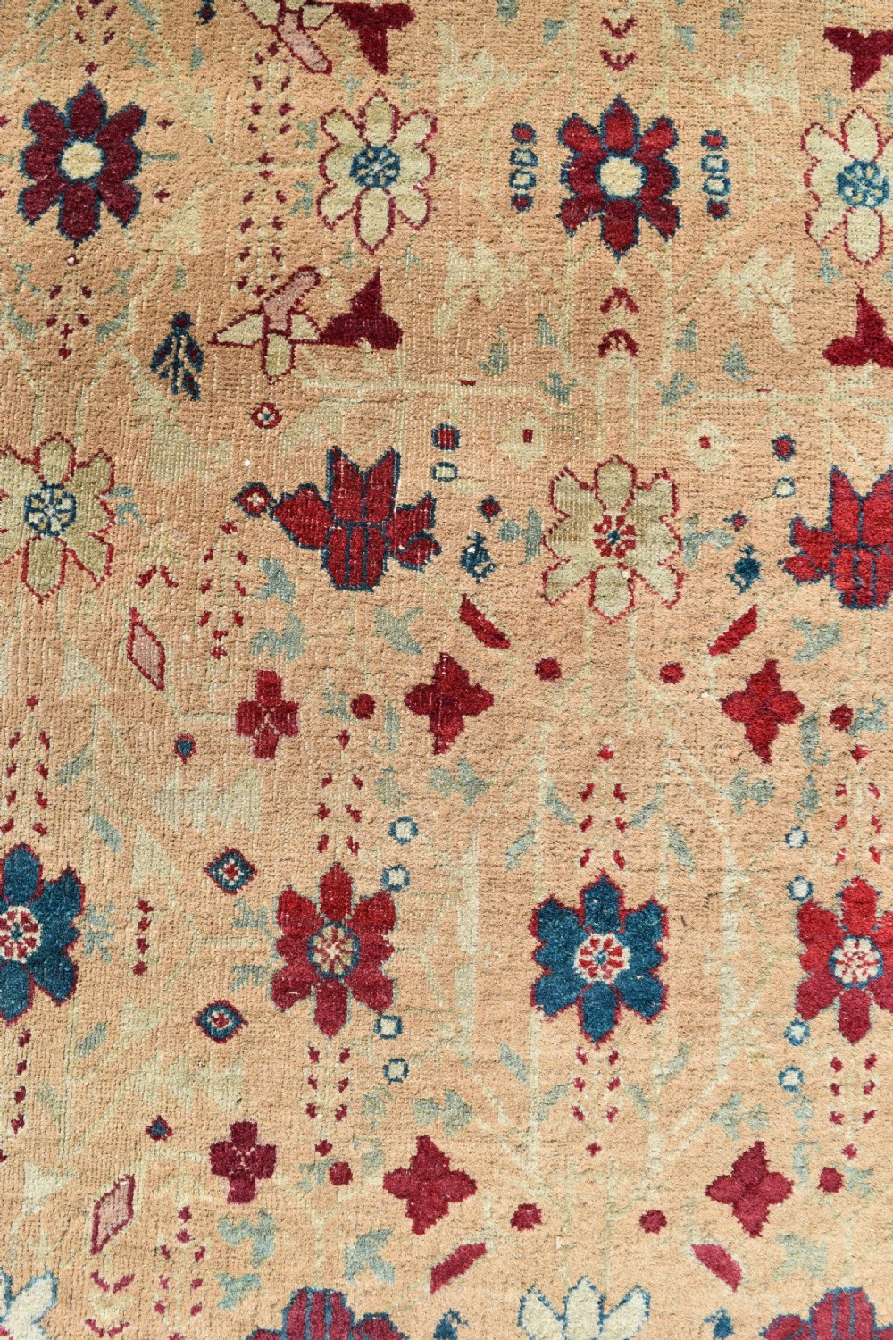Antique Agra rug 205x108cm View IV