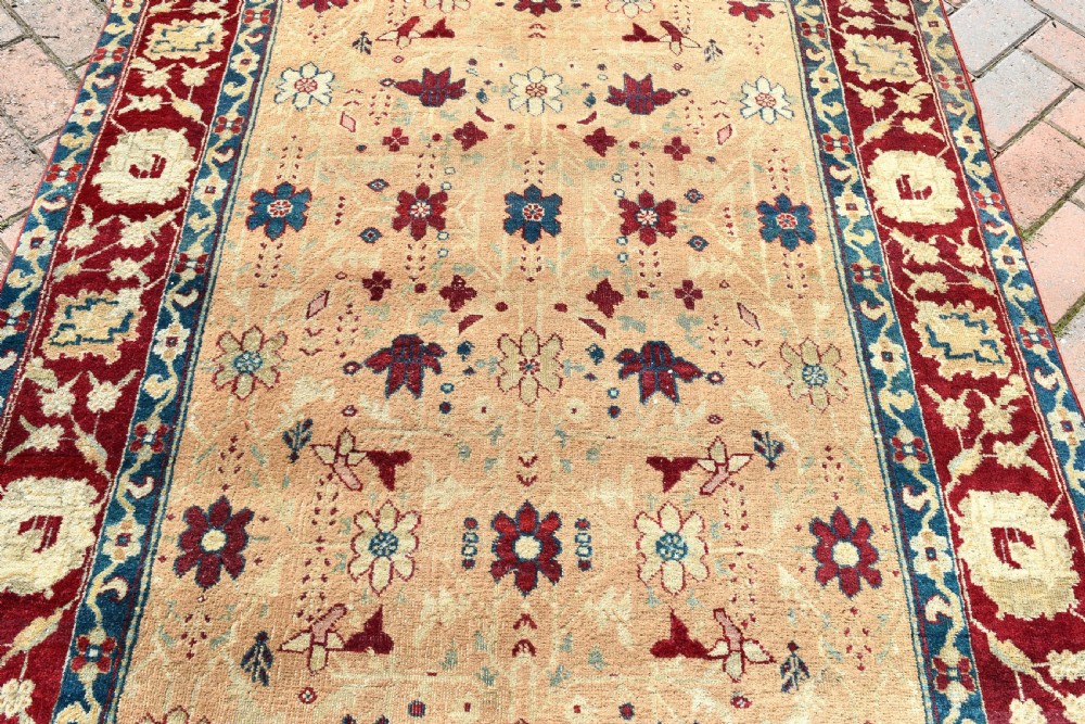 Antique Agra rug 205x108cm View VII