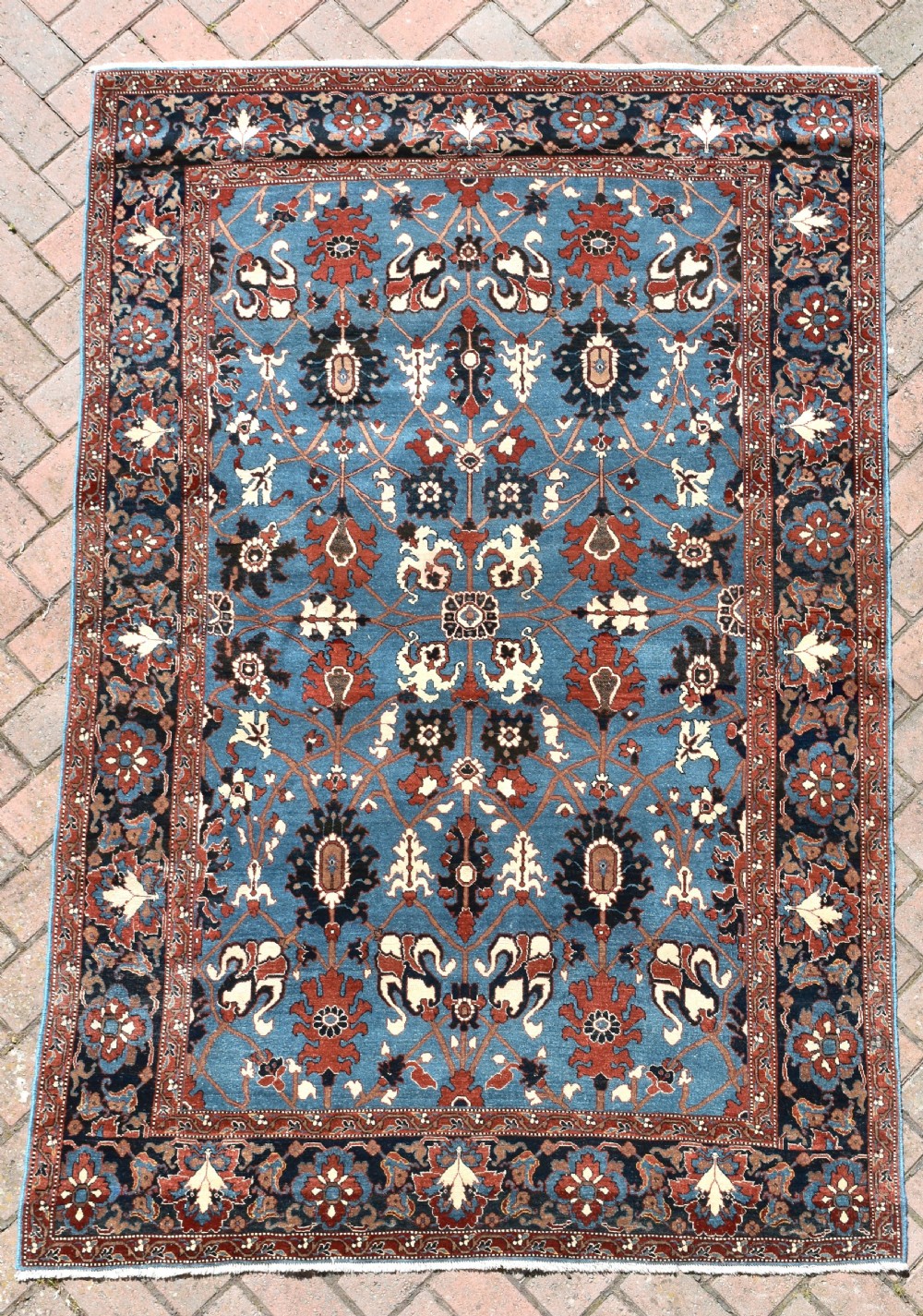 Fine antique Tabriz rug 203x134cm
