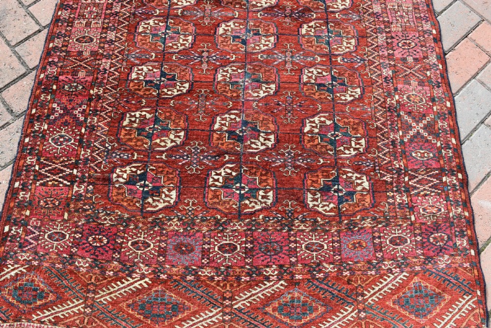 Fine antique Tekke Turkman rug 167x110cm View II