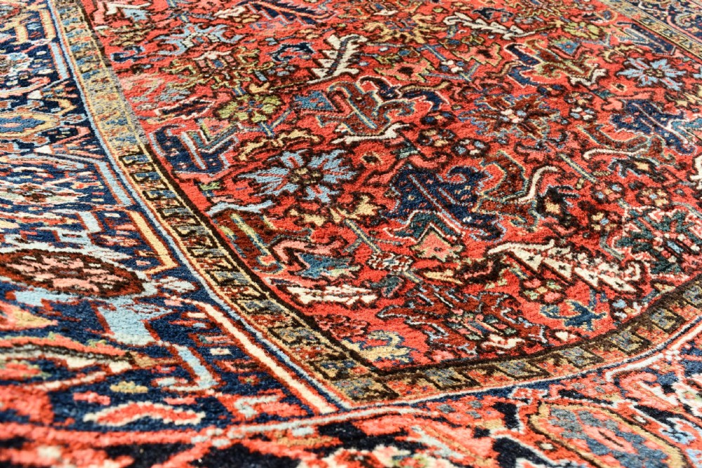 Old Heriz Carpet with all over design 294x194cm View IV