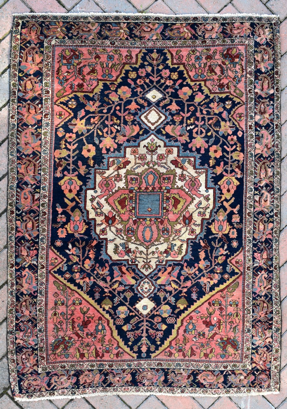 Antique Persian Sarouk rug 150x105cm View II